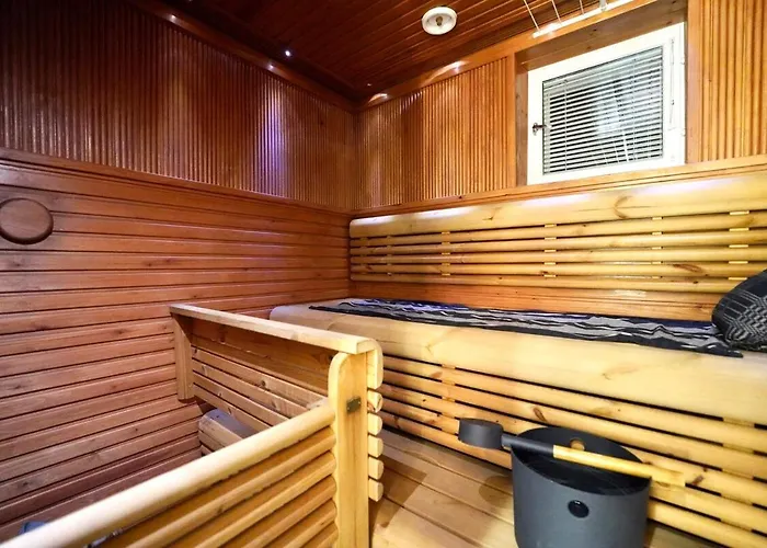 Cozy 2bdr With Sauna רובניימי